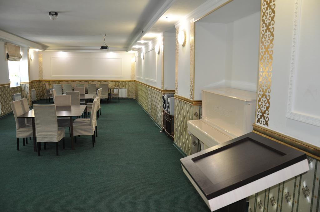Astina Hotel アスターナ エクステリア 写真